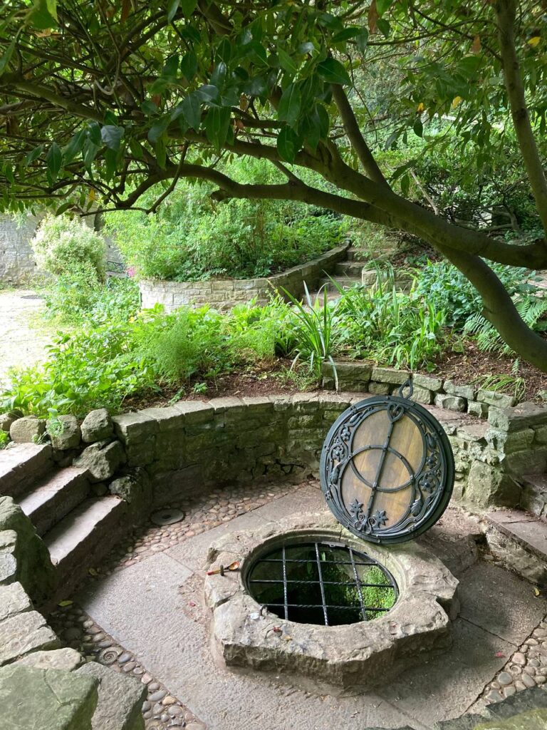 glastonbury chalice well