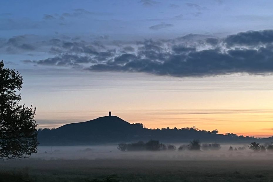 Glastonbury tour Sunrise 1